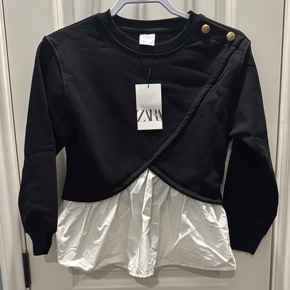Zara Black and White Sweatshirt Modern Two-Tone Design
